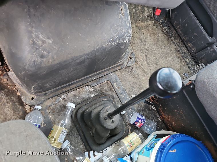 image for item NT9944 1998  Ford LLA9000  tank truck