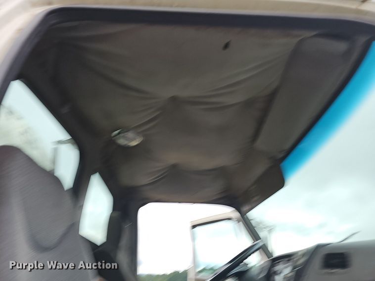 image for item NT9944 1998  Ford LLA9000  tank truck