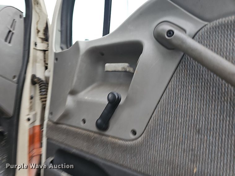 image for item NT9944 1998  Ford LLA9000  tank truck