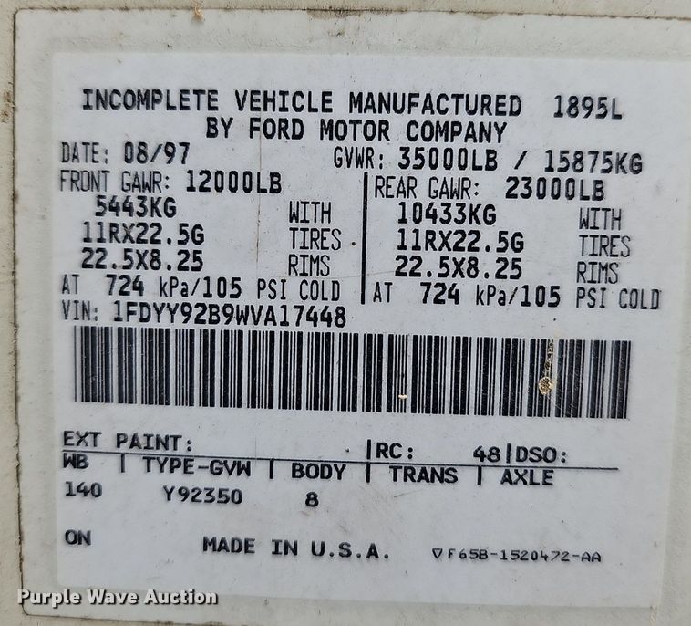 image for item NT9944 1998  Ford LLA9000  tank truck