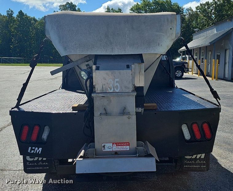 image for item NT9951 2004 Chevrolet Silverado 2500HD  Ext. Cab flatbed pickup truck