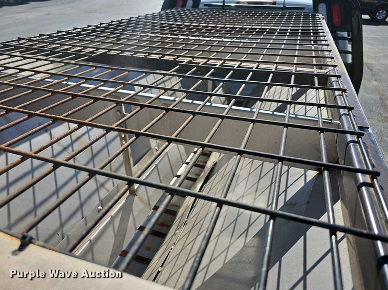 image for item NT9951 2004 Chevrolet Silverado 2500HD  Ext. Cab flatbed pickup truck