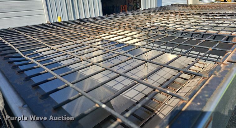 image for item NT9951 2004 Chevrolet Silverado 2500HD  Ext. Cab flatbed pickup truck