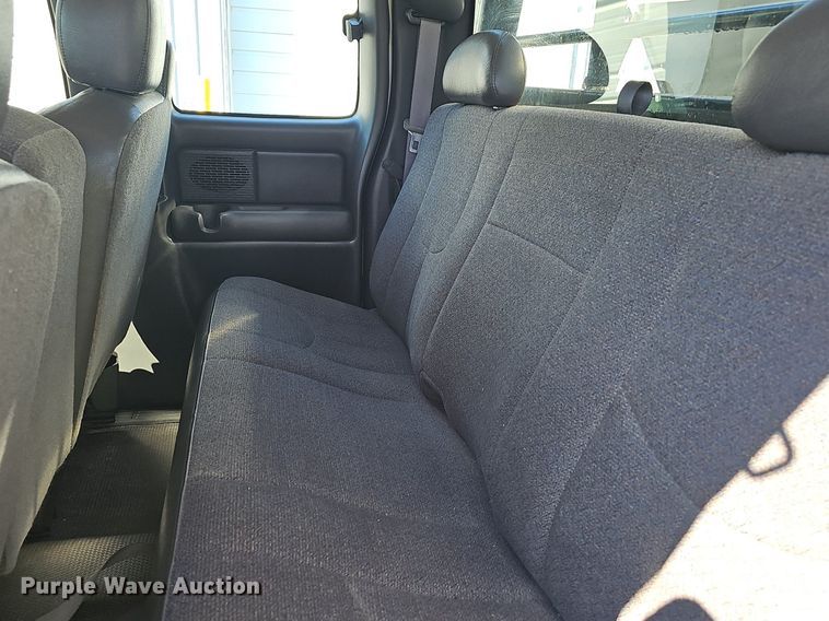 image for item NT9951 2004 Chevrolet Silverado 2500HD  Ext. Cab flatbed pickup truck