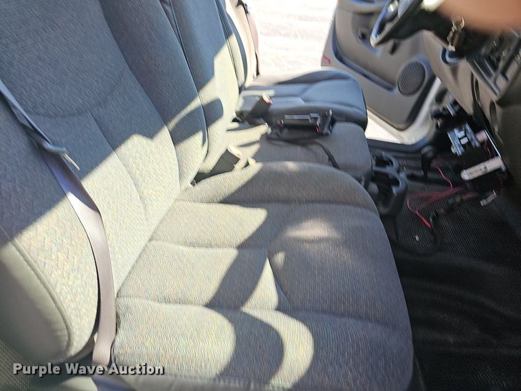 image for item NT9951 2004 Chevrolet Silverado 2500HD  Ext. Cab flatbed pickup truck