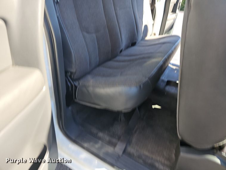 image for item NT9951 2004 Chevrolet Silverado 2500HD  Ext. Cab flatbed pickup truck