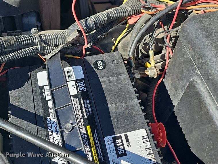 image for item NT9951 2004 Chevrolet Silverado 2500HD  Ext. Cab flatbed pickup truck