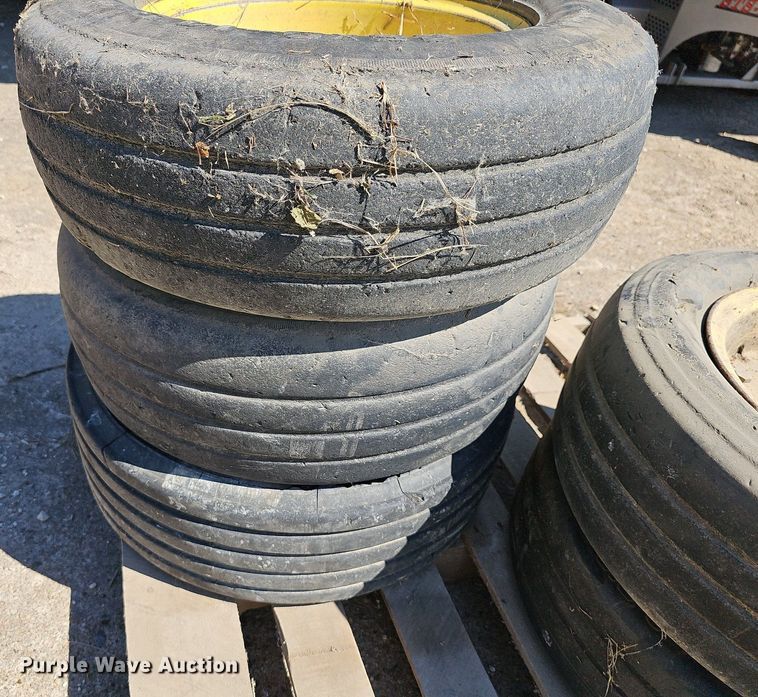 image for item NU9130 John Deere CX15  rotary mower