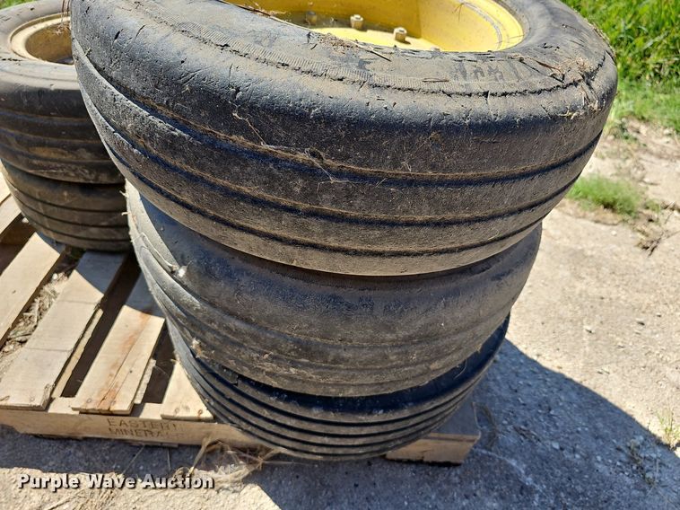 image for item NU9130 John Deere CX15  rotary mower