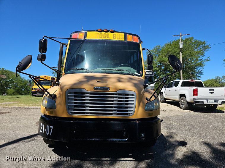 image for item NU9141 2007 Thomas Built  school bus