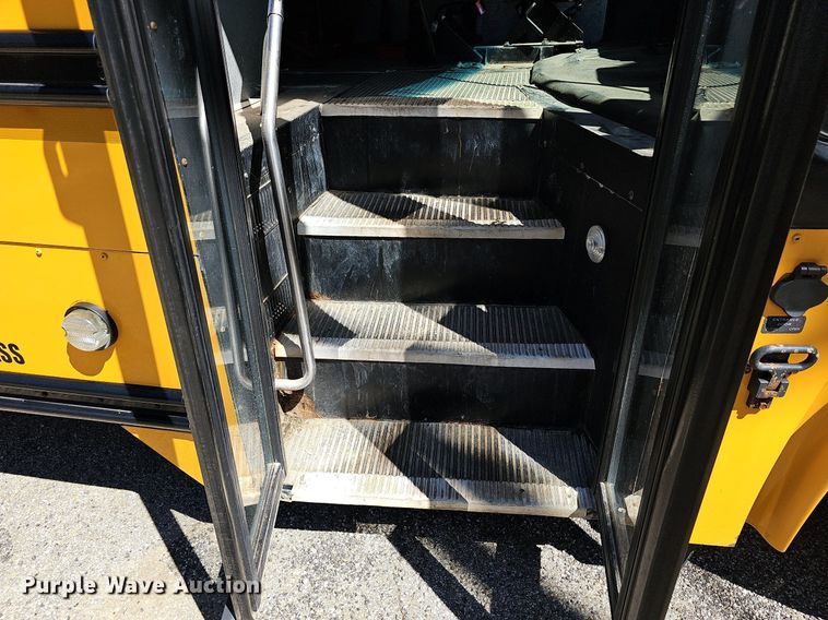 image for item NU9141 2007 Thomas Built  school bus