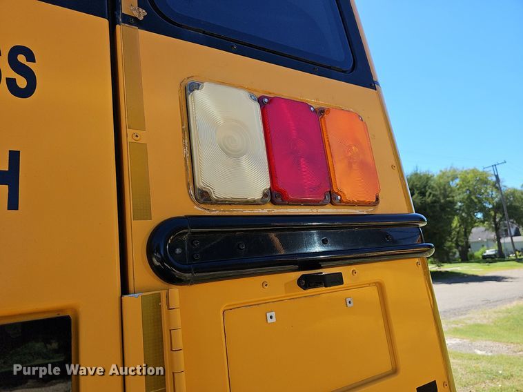 image for item NU9141 2007 Thomas Built  school bus