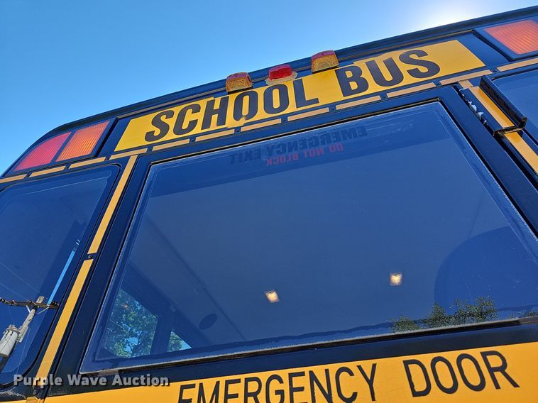 image for item NU9141 2007 Thomas Built  school bus