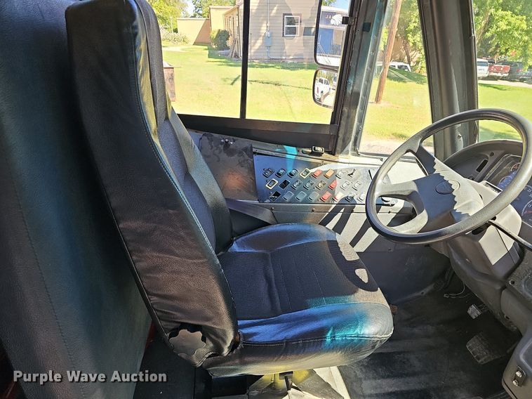 image for item NU9141 2007 Thomas Built  school bus