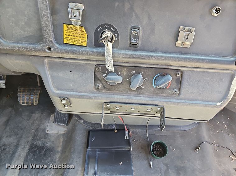 image for item NU9141 2007 Thomas Built  school bus