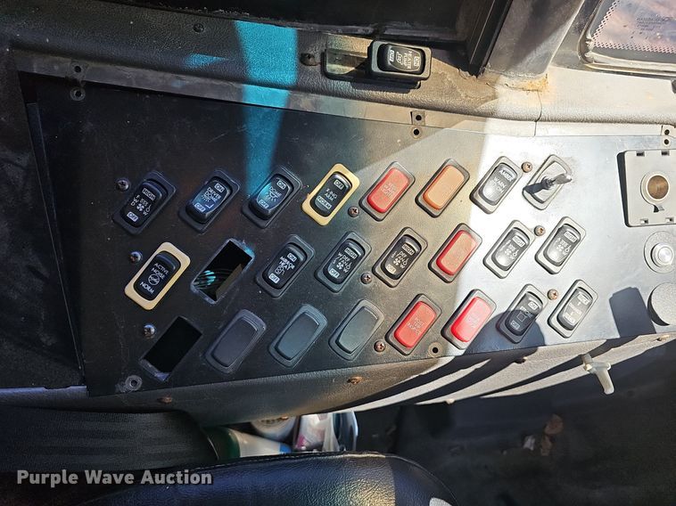 image for item NU9141 2007 Thomas Built  school bus