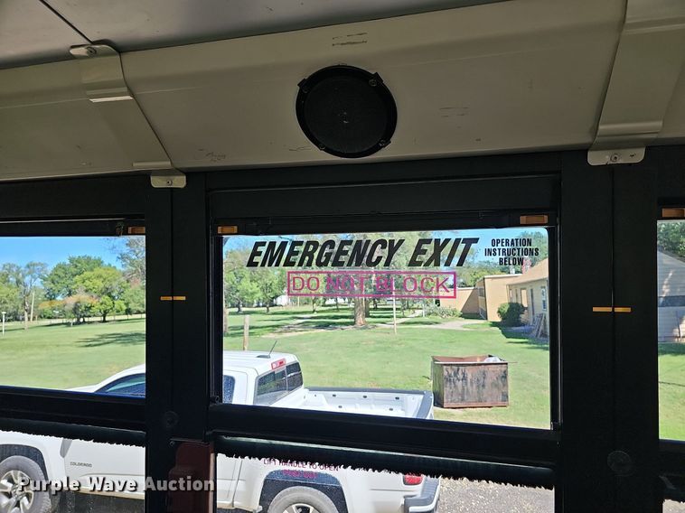 image for item NU9141 2007 Thomas Built  school bus