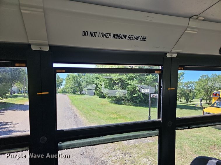 image for item NU9141 2007 Thomas Built  school bus