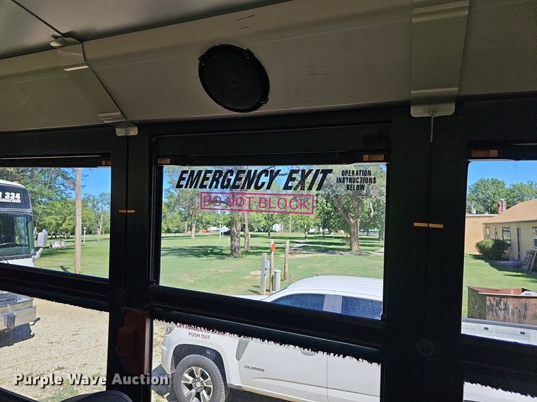 image for item NU9141 2007 Thomas Built  school bus