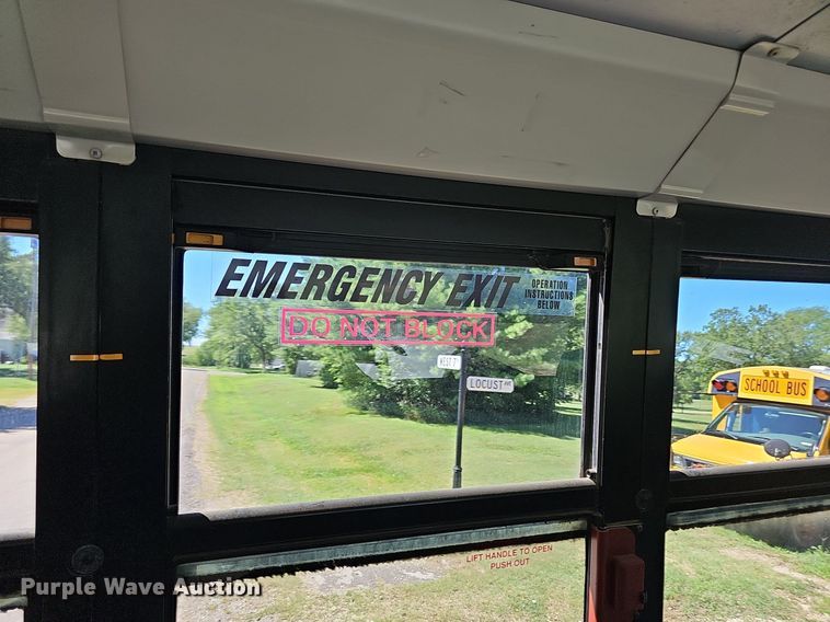 image for item NU9141 2007 Thomas Built  school bus