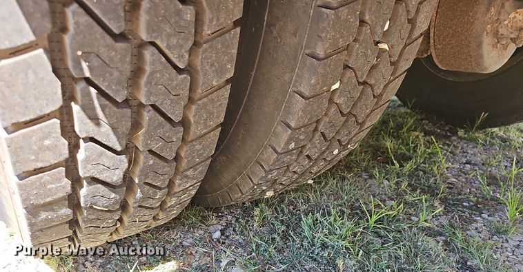 image for item NU9141 2007 Thomas Built  school bus