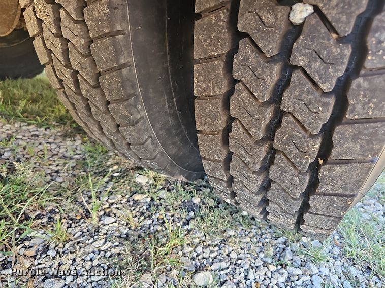 image for item NU9141 2007 Thomas Built  school bus