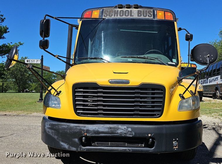 image for item NU9142 2007 Freightliner Thomas Built  school bus
