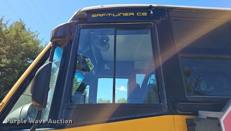 image for item NU9142 2007 Freightliner Thomas Built  school bus