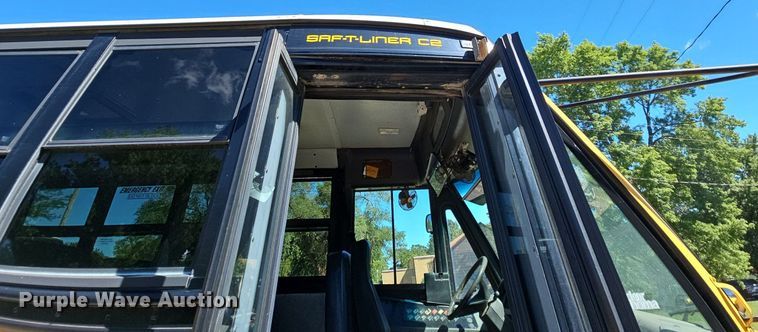 image for item NU9142 2007 Freightliner Thomas Built  school bus