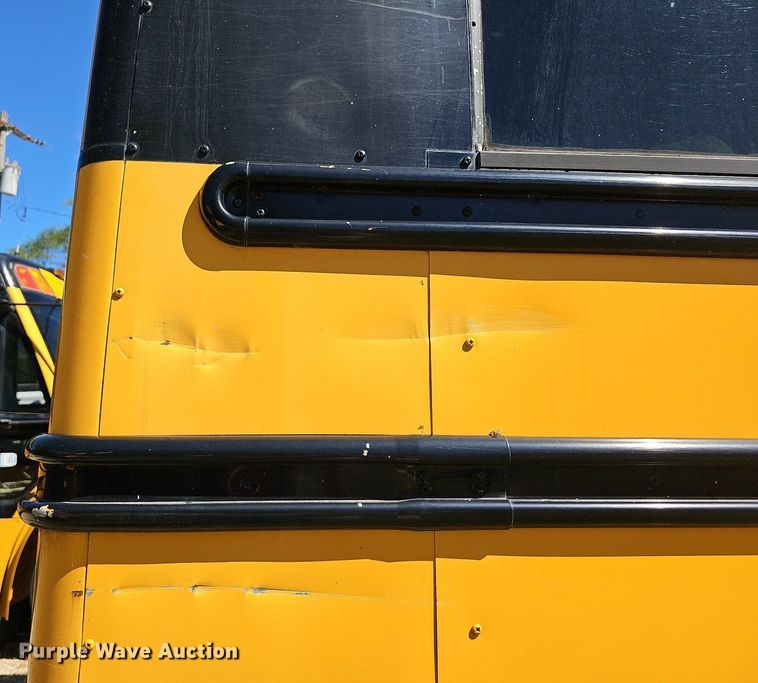 image for item NU9142 2007 Freightliner Thomas Built  school bus