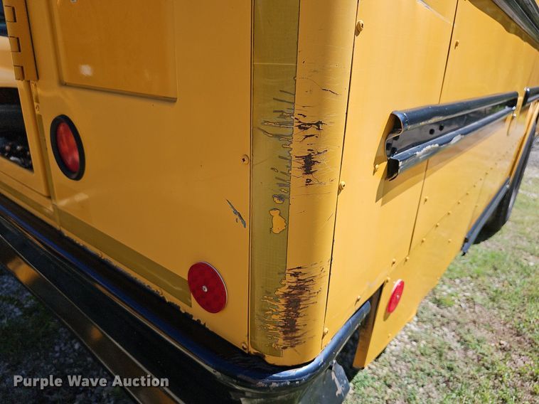 image for item NU9142 2007 Freightliner Thomas Built  school bus