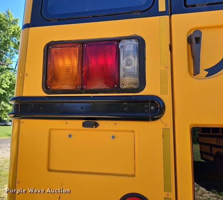 image for item NU9142 2007 Freightliner Thomas Built  school bus