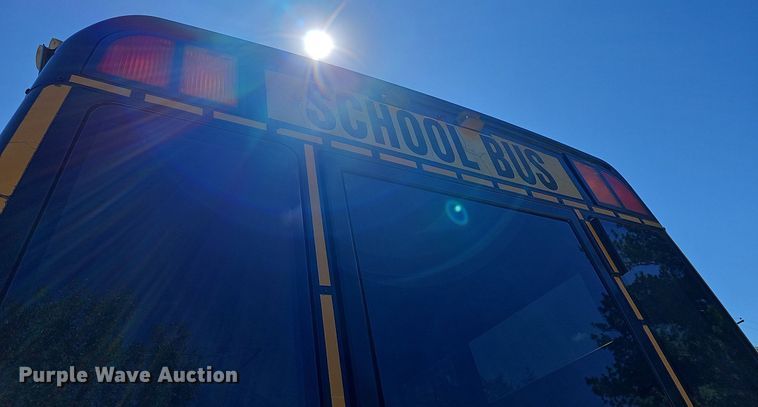 image for item NU9142 2007 Freightliner Thomas Built  school bus