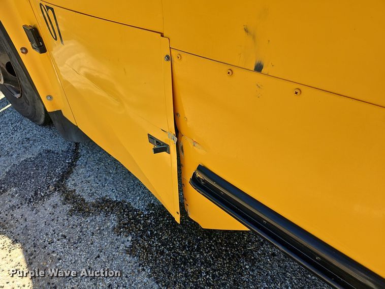 image for item NU9142 2007 Freightliner Thomas Built  school bus