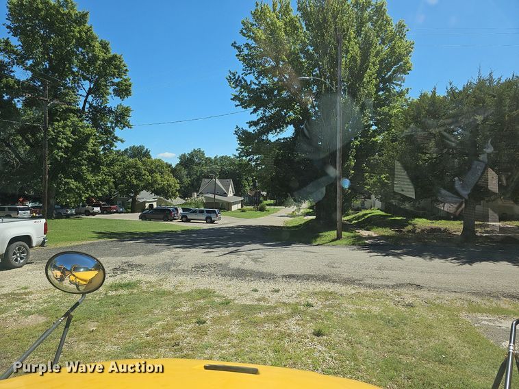 image for item NU9142 2007 Freightliner Thomas Built  school bus