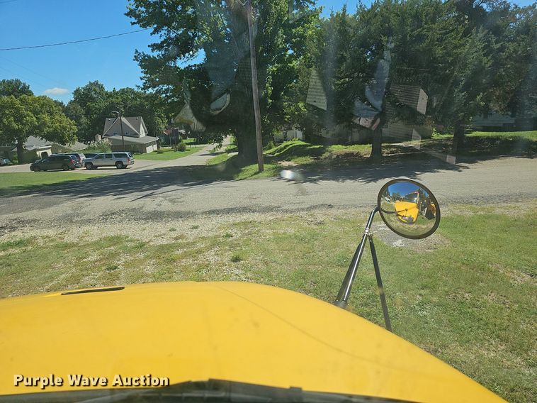 image for item NU9142 2007 Freightliner Thomas Built  school bus