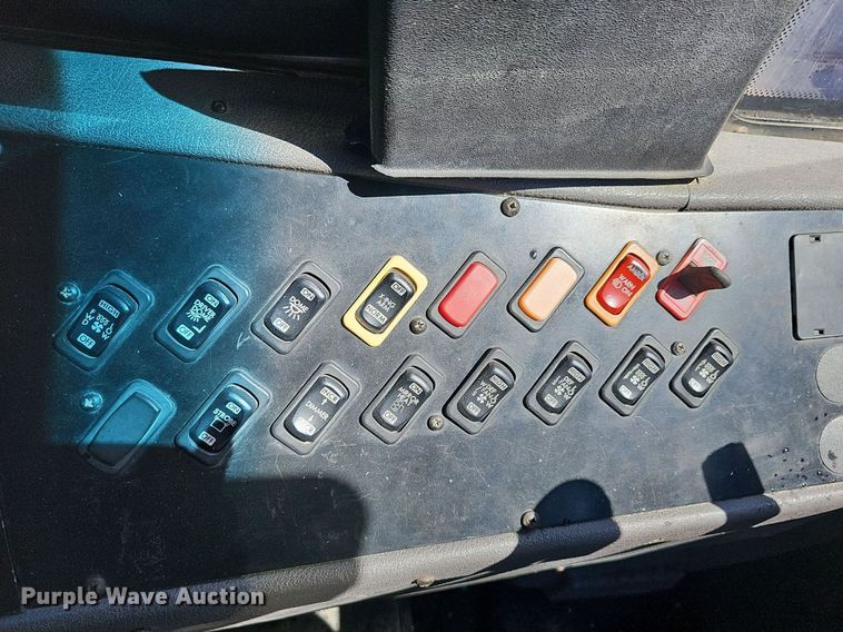 image for item NU9142 2007 Freightliner Thomas Built  school bus