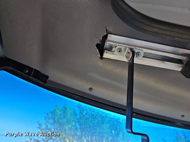 image for item NU9142 2007 Freightliner Thomas Built  school bus