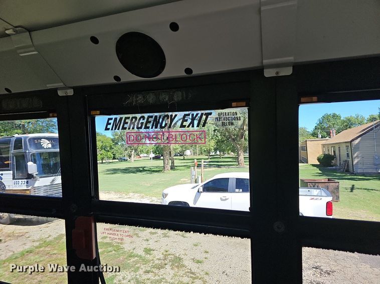 image for item NU9142 2007 Freightliner Thomas Built  school bus