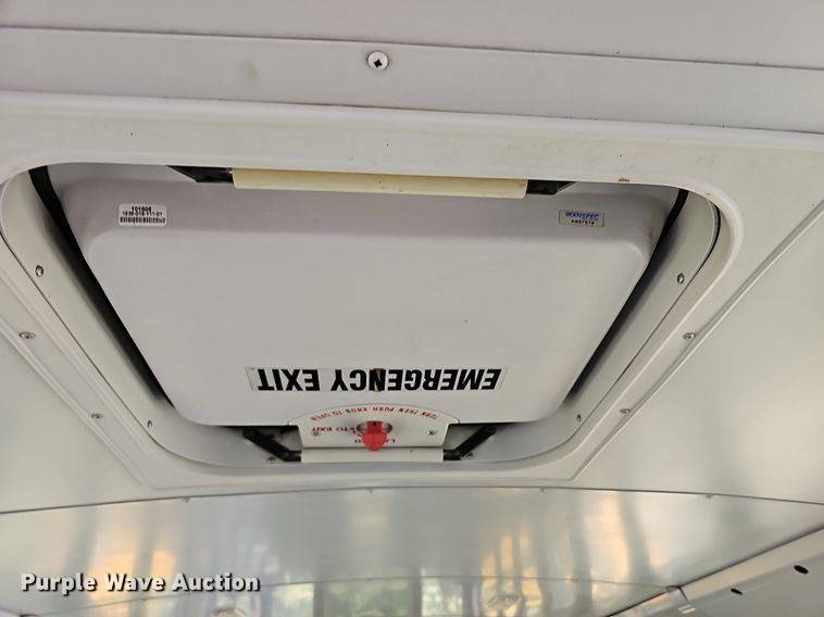 image for item NU9142 2007 Freightliner Thomas Built  school bus