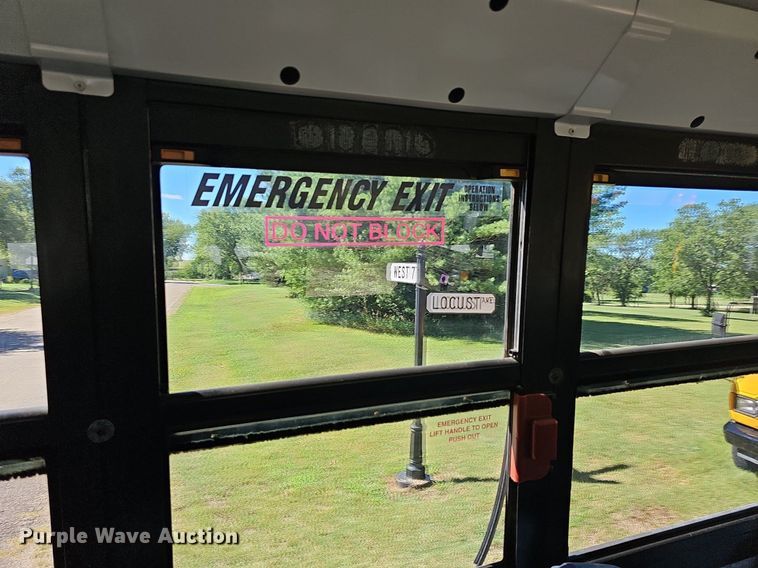 image for item NU9142 2007 Freightliner Thomas Built  school bus