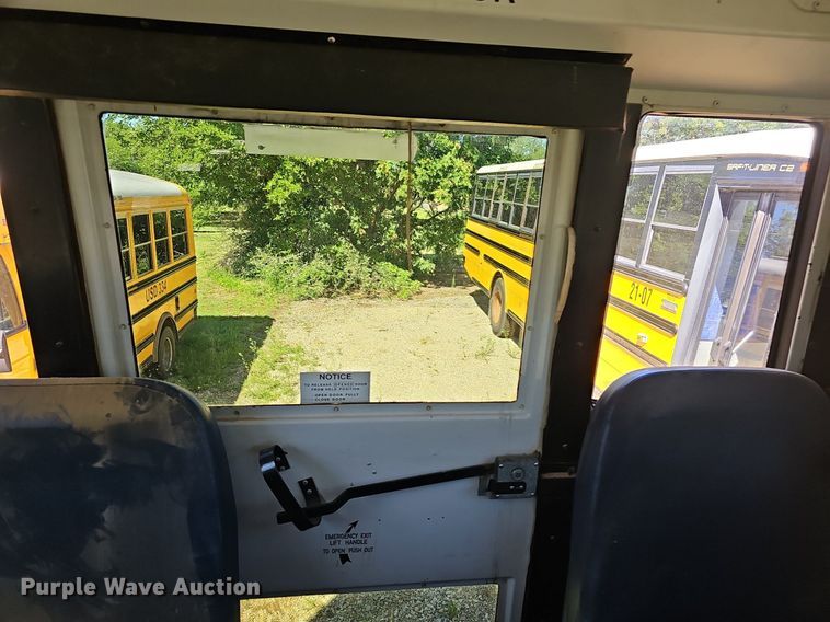 image for item NU9142 2007 Freightliner Thomas Built  school bus