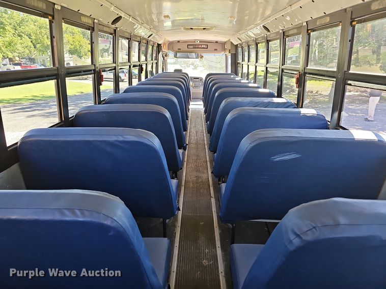 image for item NU9142 2007 Freightliner Thomas Built  school bus