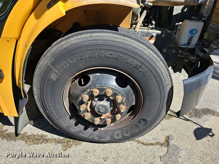 image for item NU9142 2007 Freightliner Thomas Built  school bus