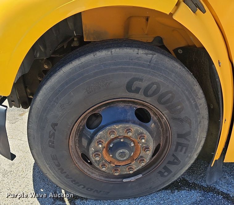 image for item NU9142 2007 Freightliner Thomas Built  school bus