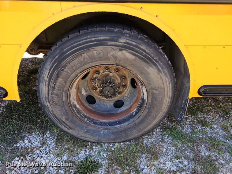 image for item NU9142 2007 Freightliner Thomas Built  school bus