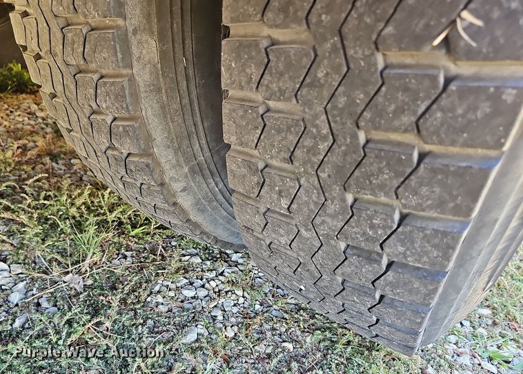 image for item NU9142 2007 Freightliner Thomas Built  school bus