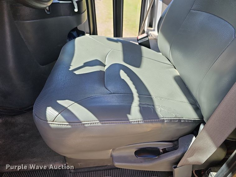 image for item NU9143 2008 Thomas Built  school bus