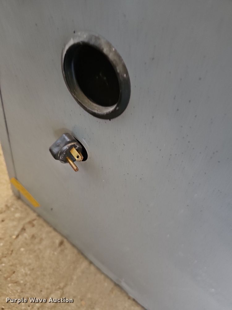 image for item NU9146 LU Wegner 3039  vending machine