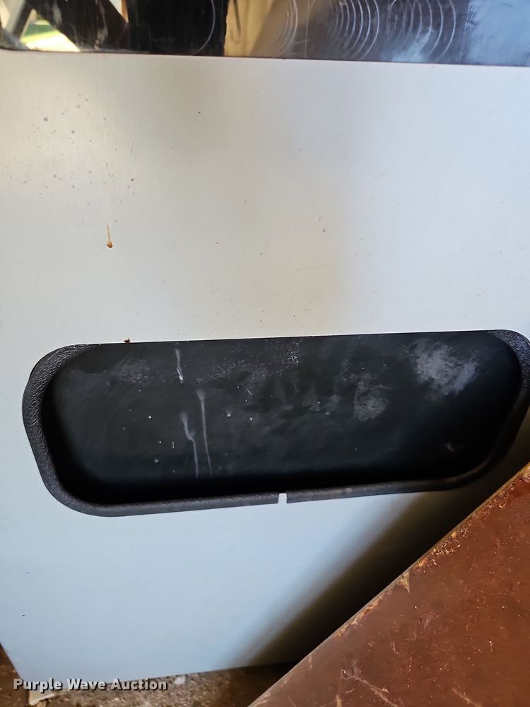 image for item NU9146 LU Wegner 3039  vending machine